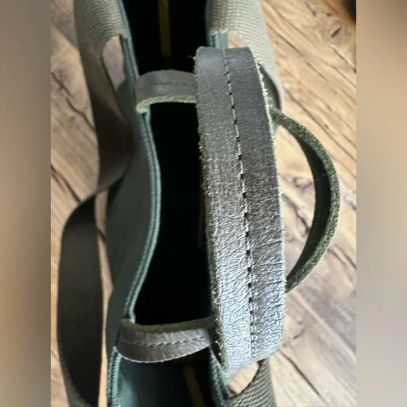 Blair Ritchey Hugh Sport in Olive Canvas, EUC - Picture 3 of 6